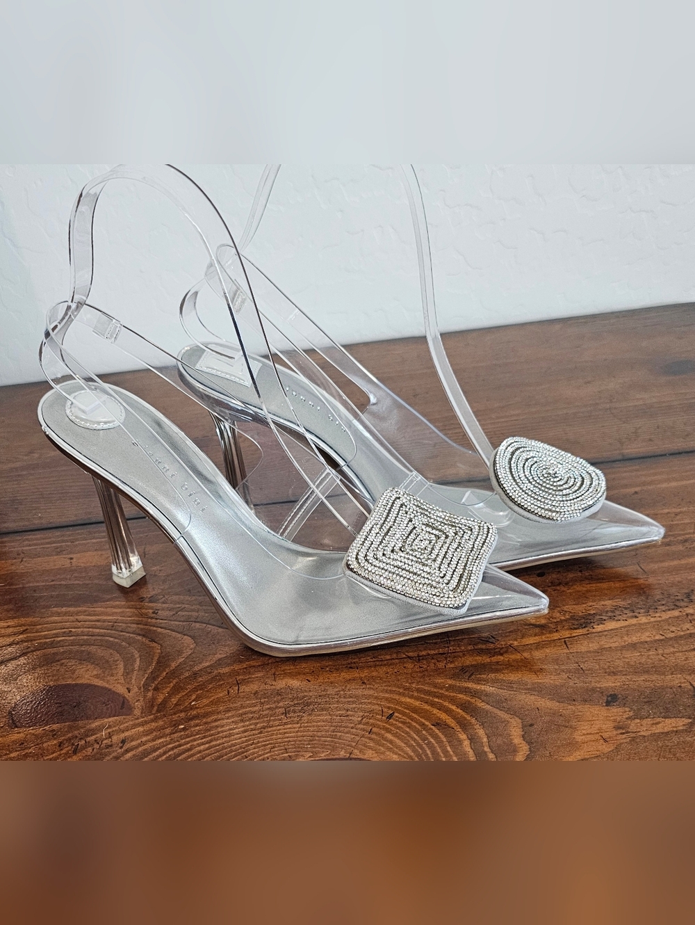 Gianni Bini Silver Clear Slingback Heels/Pumps w/Crystal Medallions Women's Sz 7 - Picture 2 of 8